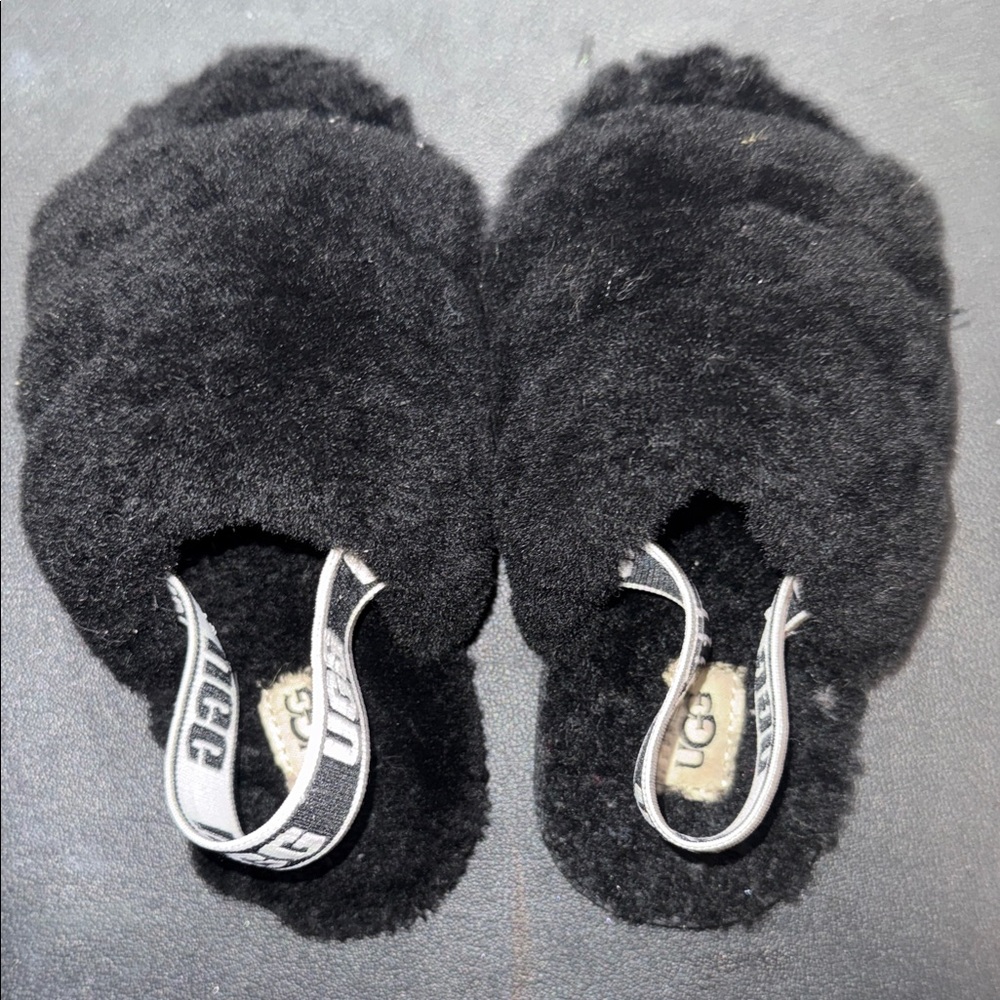 UGG Kids Black Fluffy Open-Toe Slippers